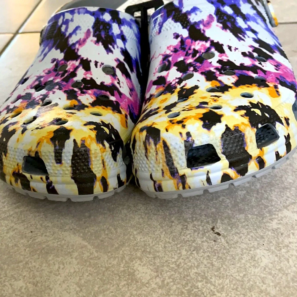 NWT Crocs tie-dye mania clog